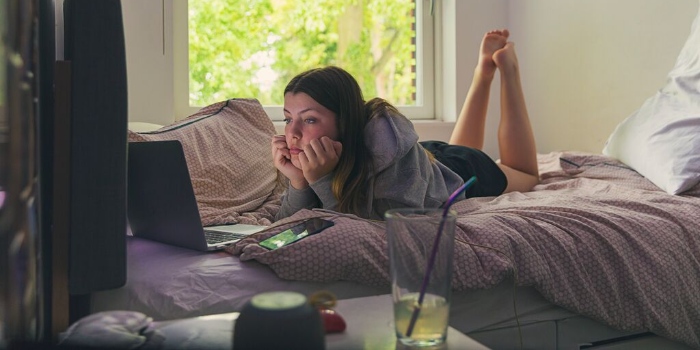 watching laptop in bed