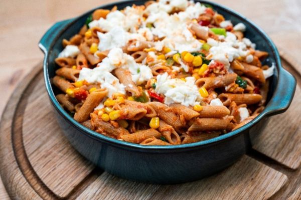 tomato sweetcorn pasta bake
