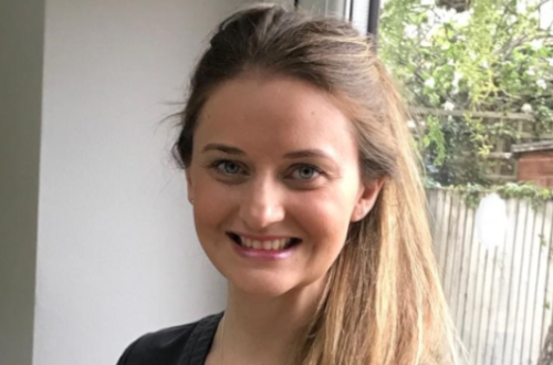 Khurrum is a specialist periodontist at Moreton Dental Care