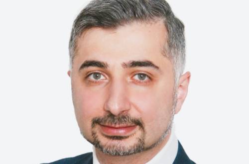 Dr Akeel Mosea is an oral surgeon at B Dental