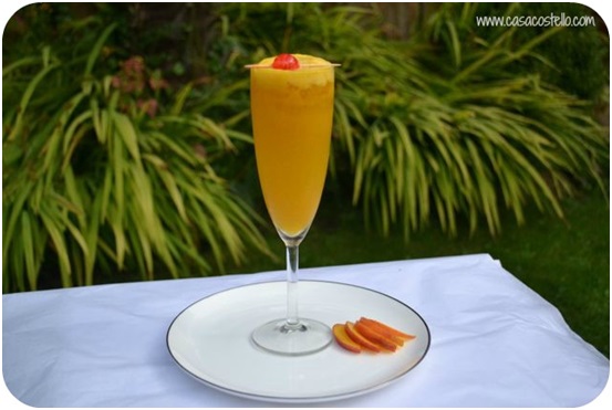 A bellini-style mocktail